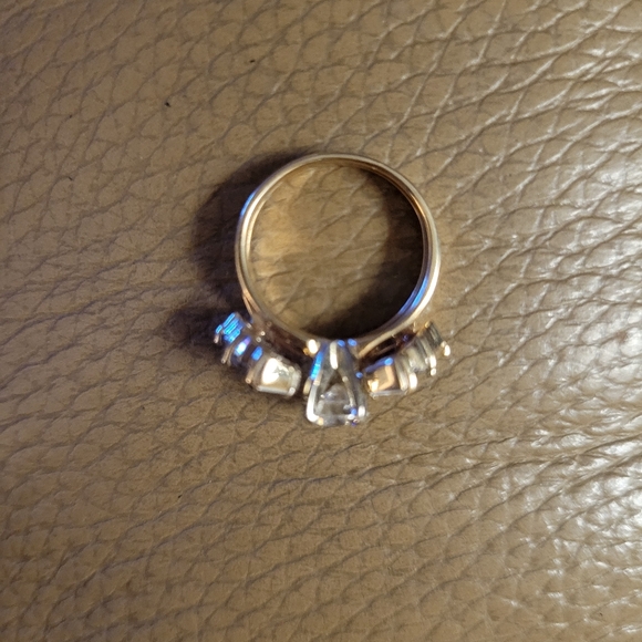 Yellow Gold And Diamond Wedding Set - Picture 6 of 10